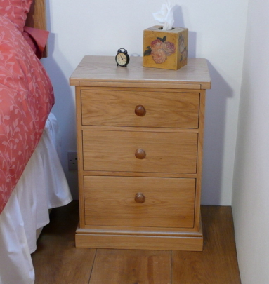 Oak bedside chest